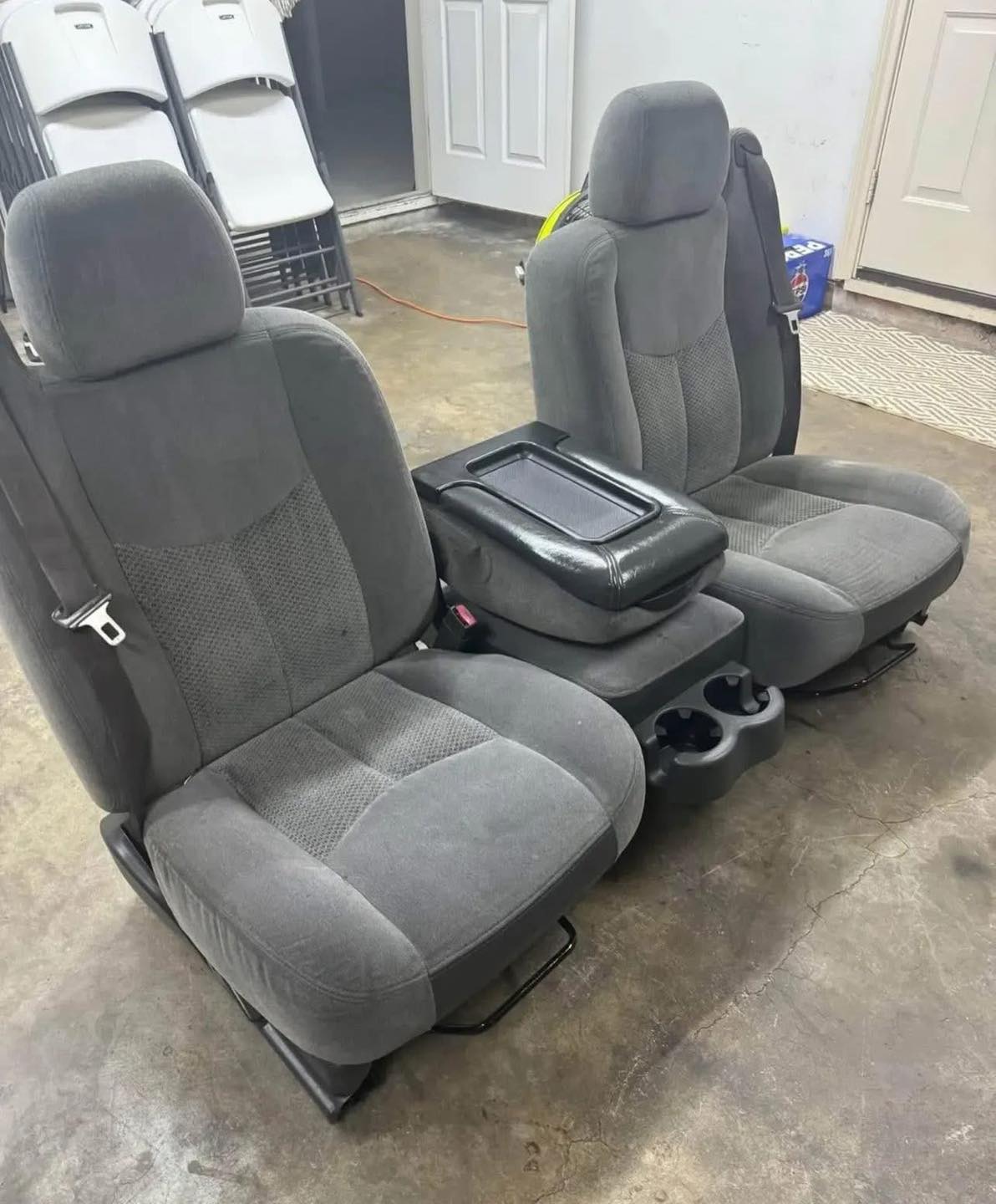 OEM Gray 40/20/40 Split Bench Seats (Manual, Cloth) 99-06 Silverado/Sierra