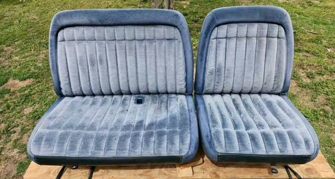 Pair of Blue Low-Back Bucket Seats (Universal "Beach Seats")