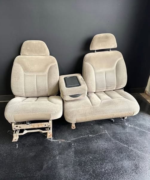 Tan/Neutral Cloth 60/40 Split Bench Seat - 1988-1998 Chevy/GMC OBS